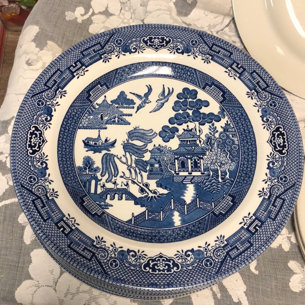 CHURCHILL ‘BLUE WILLOW’ 10.25” Dinner Plate